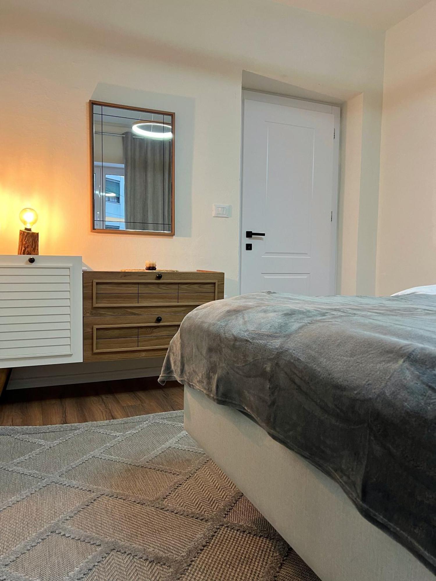 Boho Cane Apartment Tiranë Luaran gambar